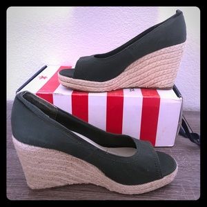 SPLENDID WEDGES ESPADRILLES SIZE 9 NEW IN BOX